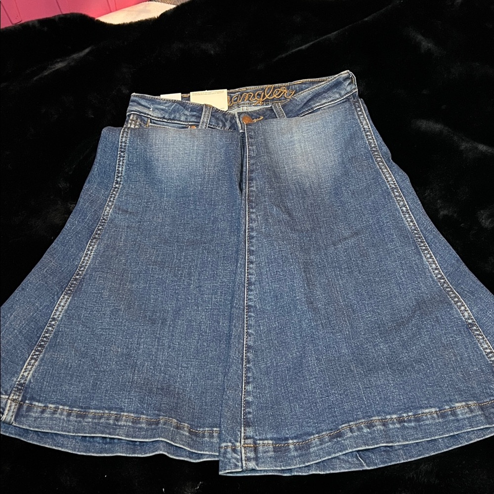 Wrangler Bailey High Rise Flares - Picture 5 of 8